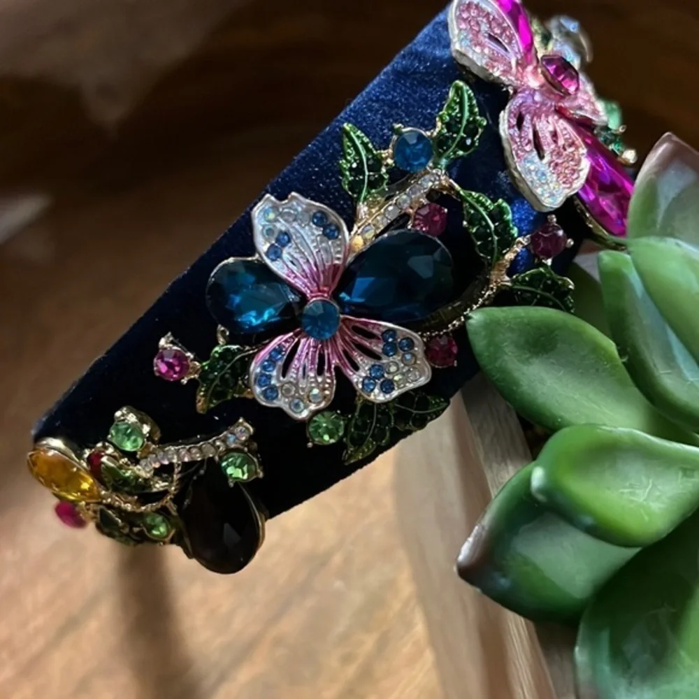 Elegant Flowers and Rhinestones headband / Tiara